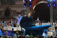 467345_10150670304922106_1010440146_o